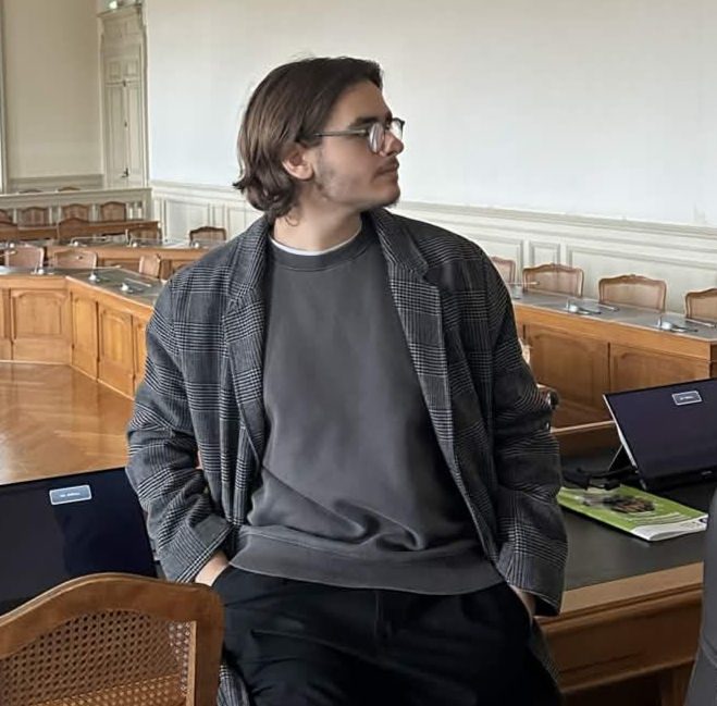 Hector Clemente - La force de la constance en politique ; ou pourquoi la jeunesse doit voter pour Jean-Luc Mélenchon et La France Insoumise en 2027. - Bloc Populaire