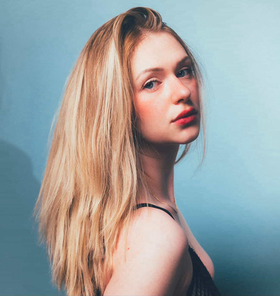 Portrait d’Isa c'est moi, sur le Bloc Populaire