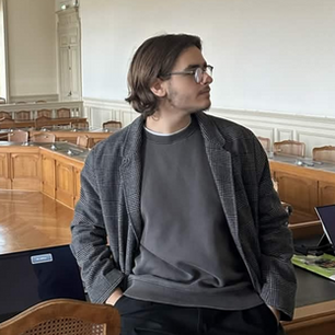 Hector Clemente - La force de la constance en politique ; ou pourquoi la jeunesse doit voter pour Jean-Luc Mélenchon et La France Insoumise en 2027. - Bloc Populaire
