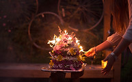Flores y vela
