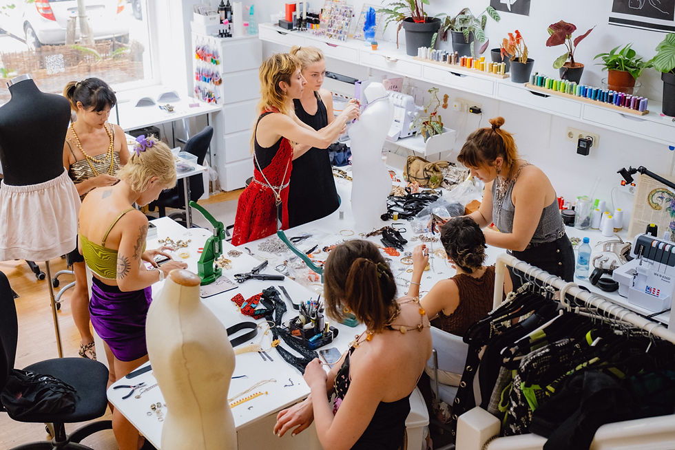 upcycled jewellery accessories workshop with therapy berlin photos by max khundadze