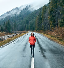 Mädchen in der Natur 