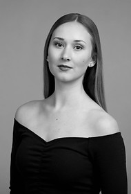 Tori Knox Headshot_edited.jpg