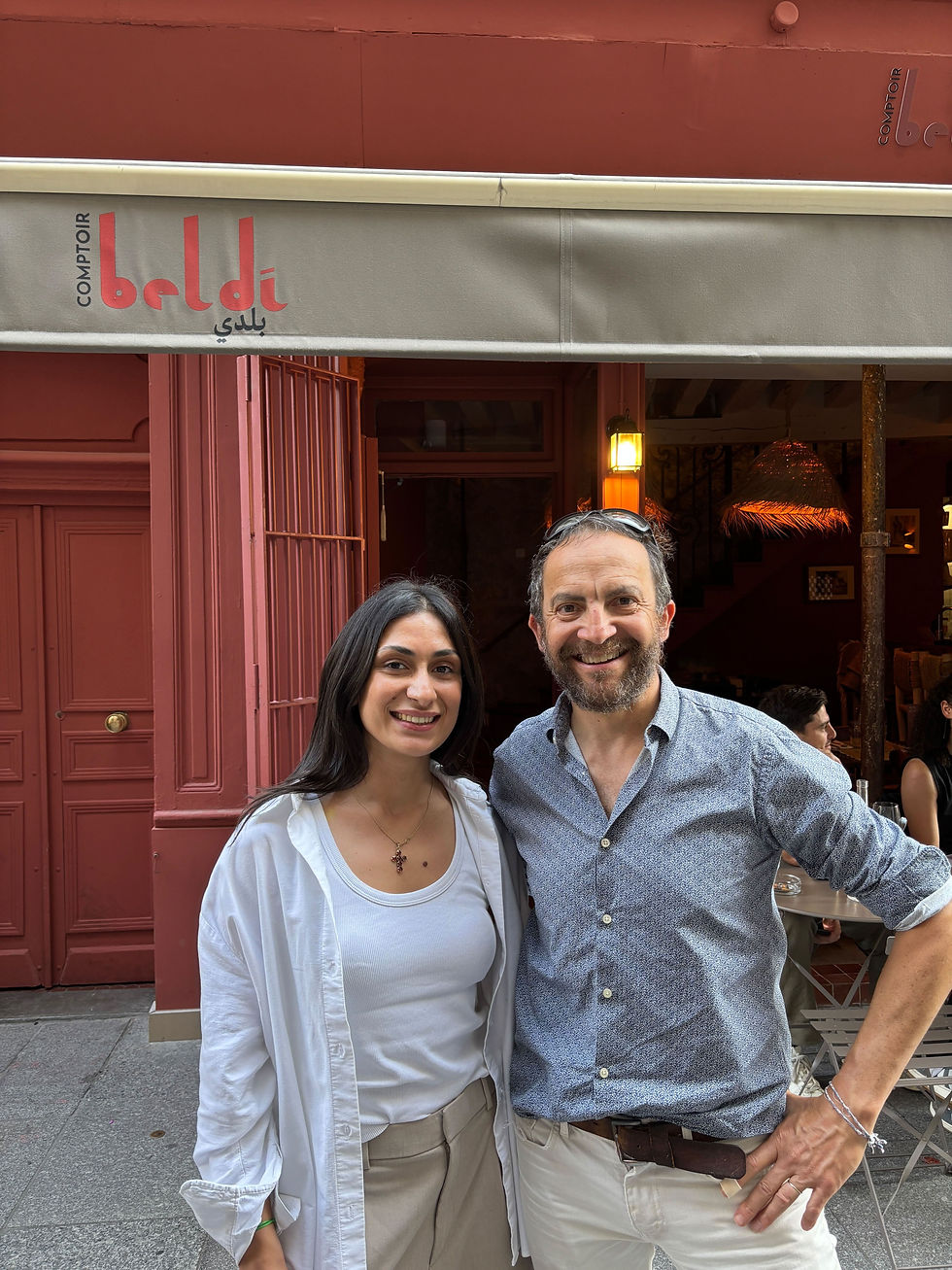 Victoire a lancé Comptoir Beldi à Paris, un restaurant marocain moderne. Avec Service Compris, elle a trouvé le soutien pour concrétiser son projet.