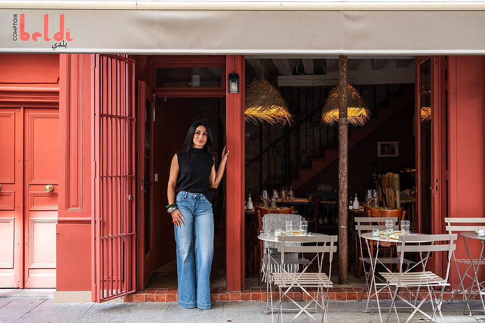 Guidé par Service Compris, Alexis passe de la pub aux braises et ouvre Yaki Society, un bar à yakitori inspiré du Japon.