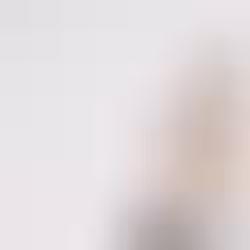 Express spray tan vs. 8-hour tanning solution: Which one should you choose?