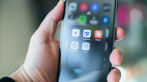 smartphone AI that spots eye disease: a threat for optical careers?