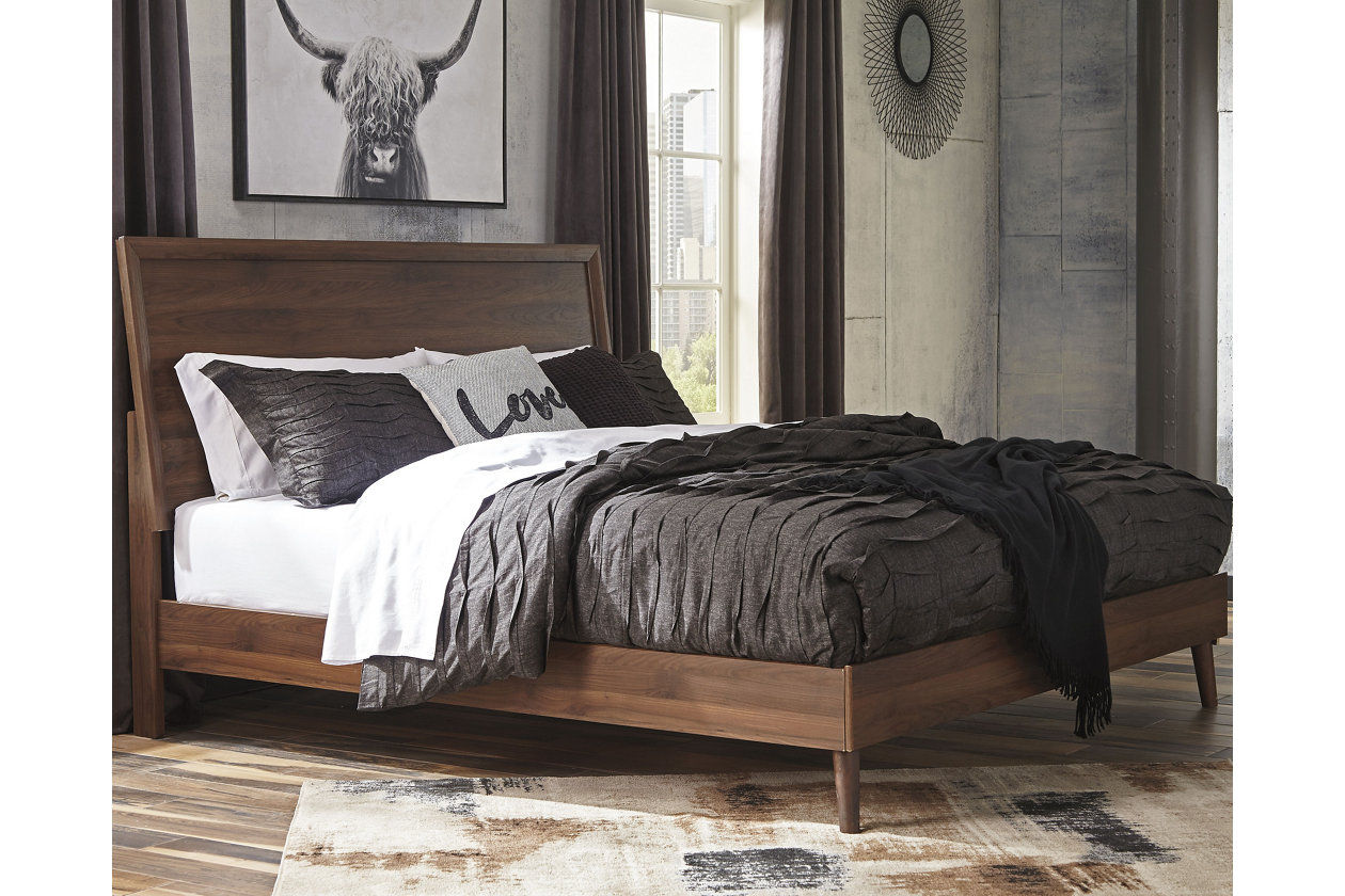 Daneston Queen Panel Bed