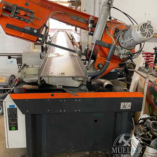 Industrial horizontal band saw for metal cutting