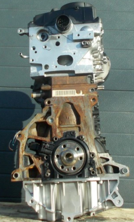 Miniaturbild: Nackter Motorblock Volkswagen Touran 2.0 TDI AZV