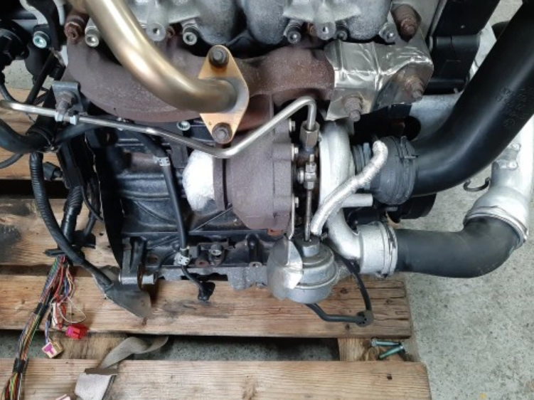 Miniature : Moteur complet Volkswagen T5 1.9 TDI AXB