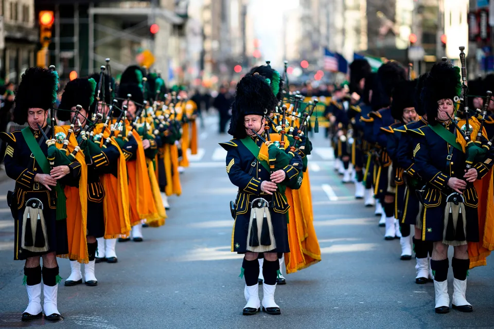 CONTACT NYPD Pipes & Drums