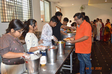 Lunch Distribution4.JPG