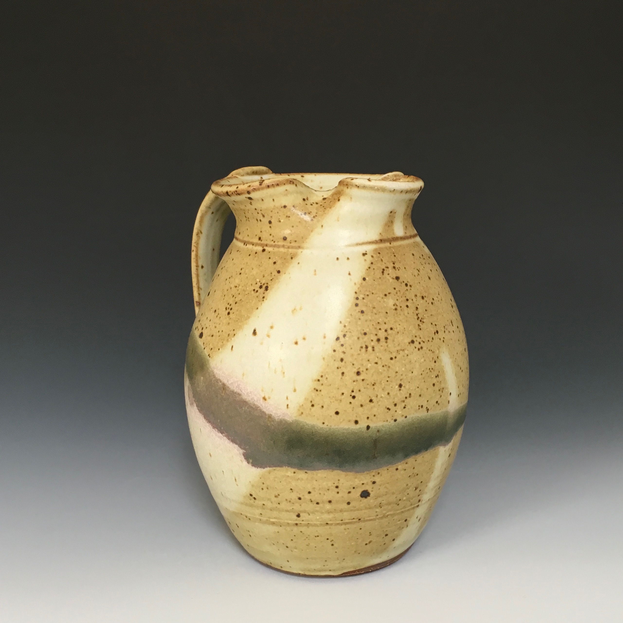 Pitcher Medium