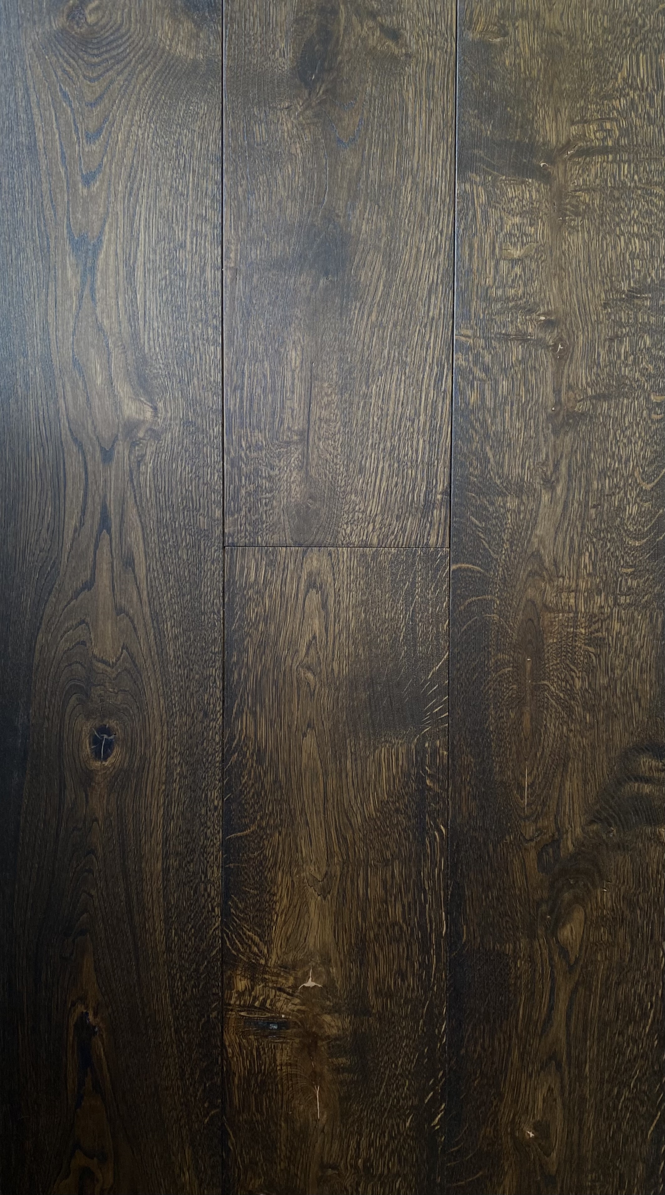 Torched Black Brushed
European Oak 
220x21mm
Character grade
Product code: WF340