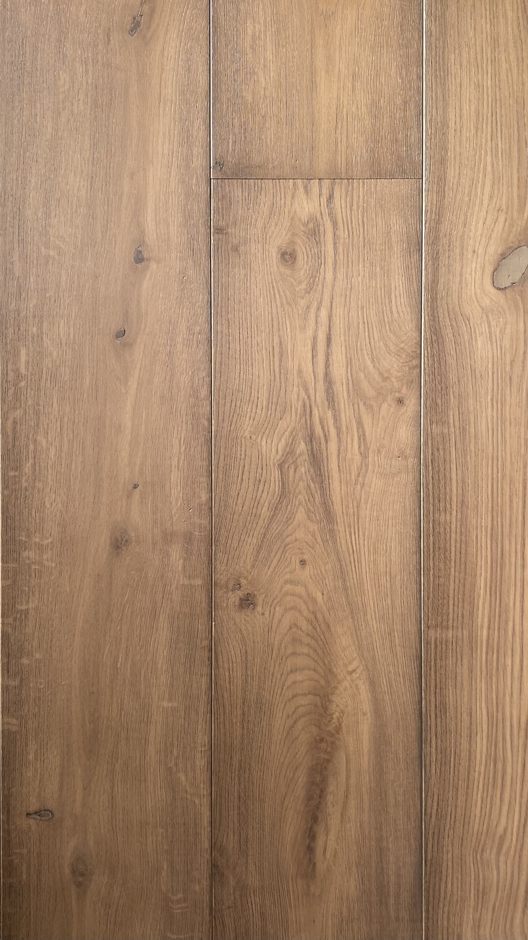 Hazy Smoke Brushed
European Oak 
260x21mm
Character grade
Product code: WF260 
