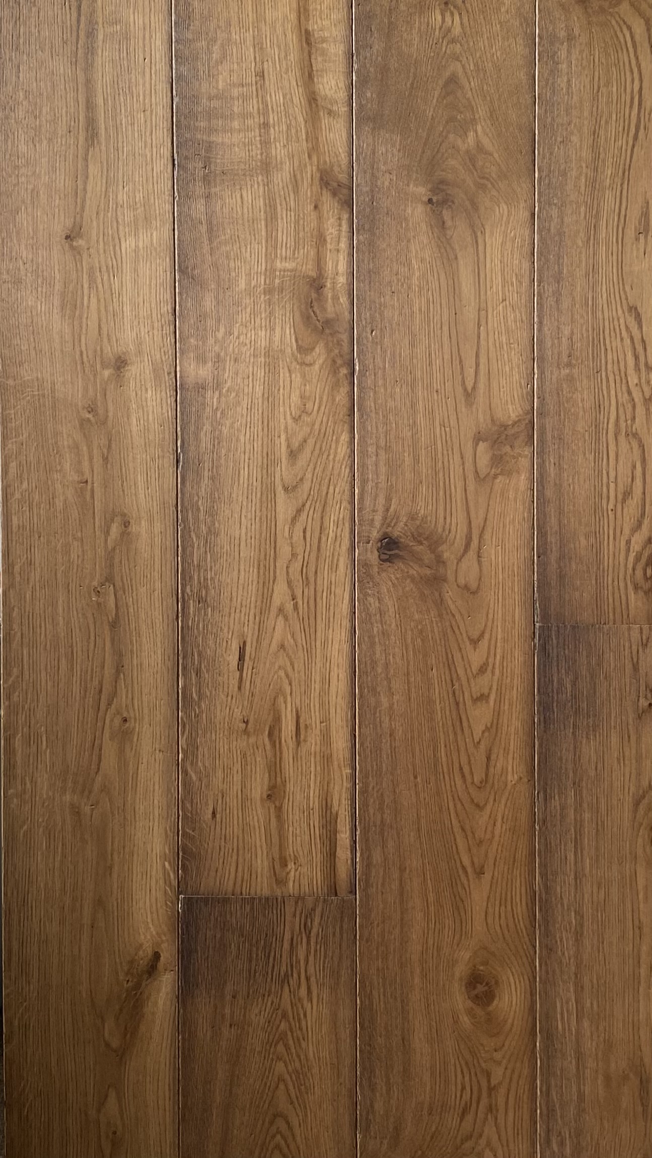 Smoked Antique Tumbled
European Oak 
180x21mm
Character grade
Product code: WF232