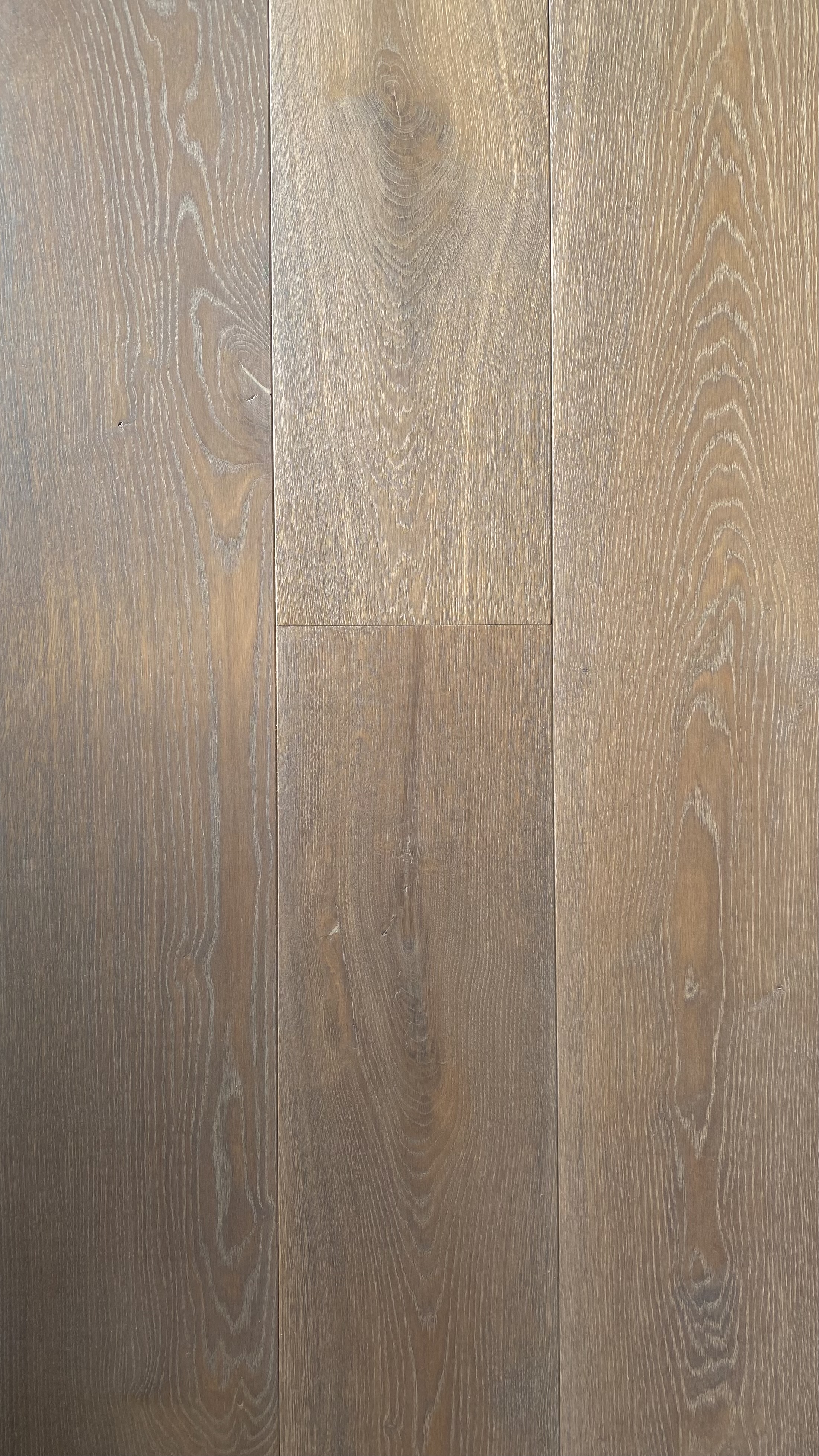 Dark Smoked White/Grey Brushed
European Oak 
220x21mm
Character grade
Product code: WF310
