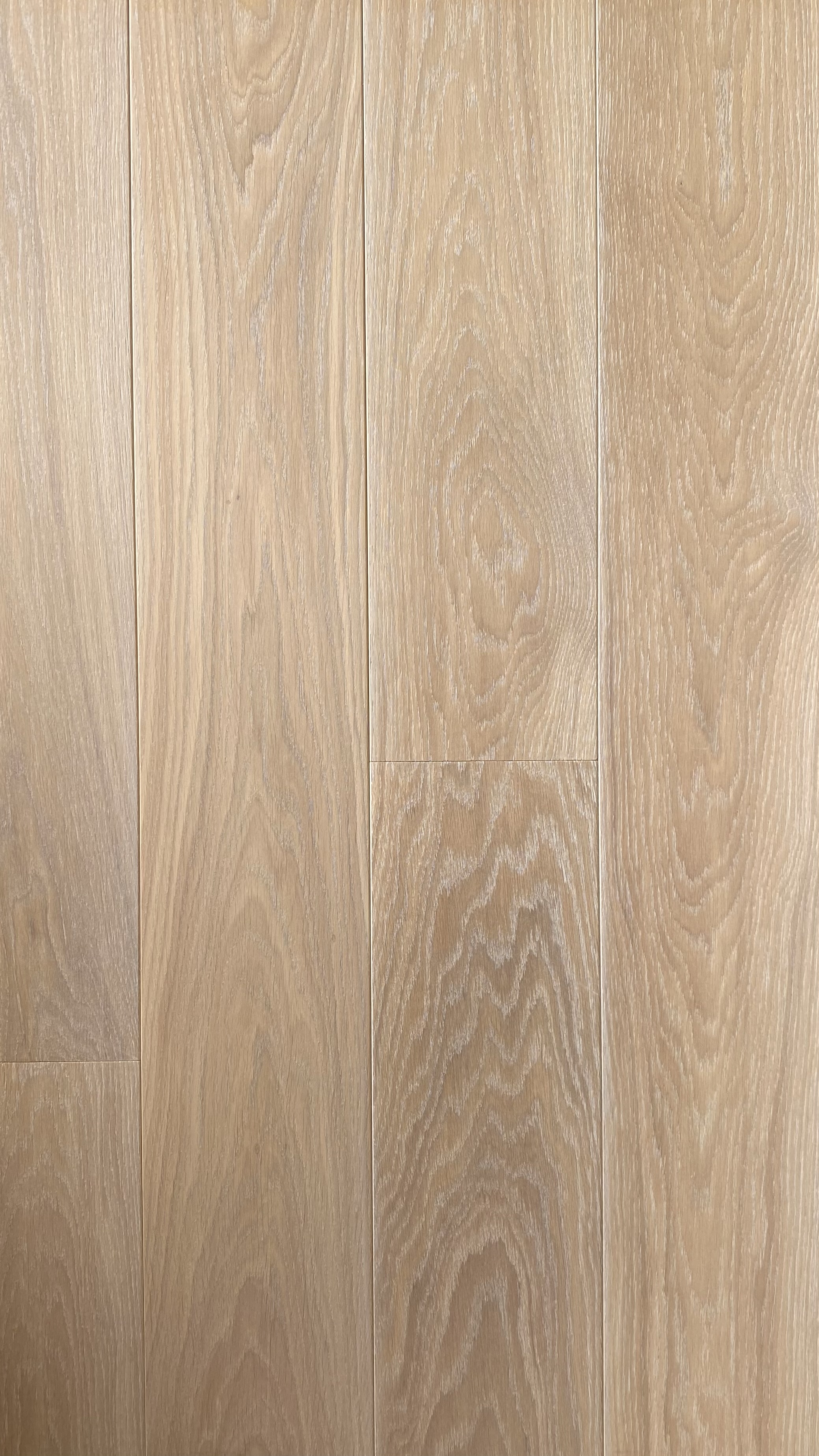 Subtle White Brushed
European Oak 
180x21mm
Prime grade
Product code: WF130 
