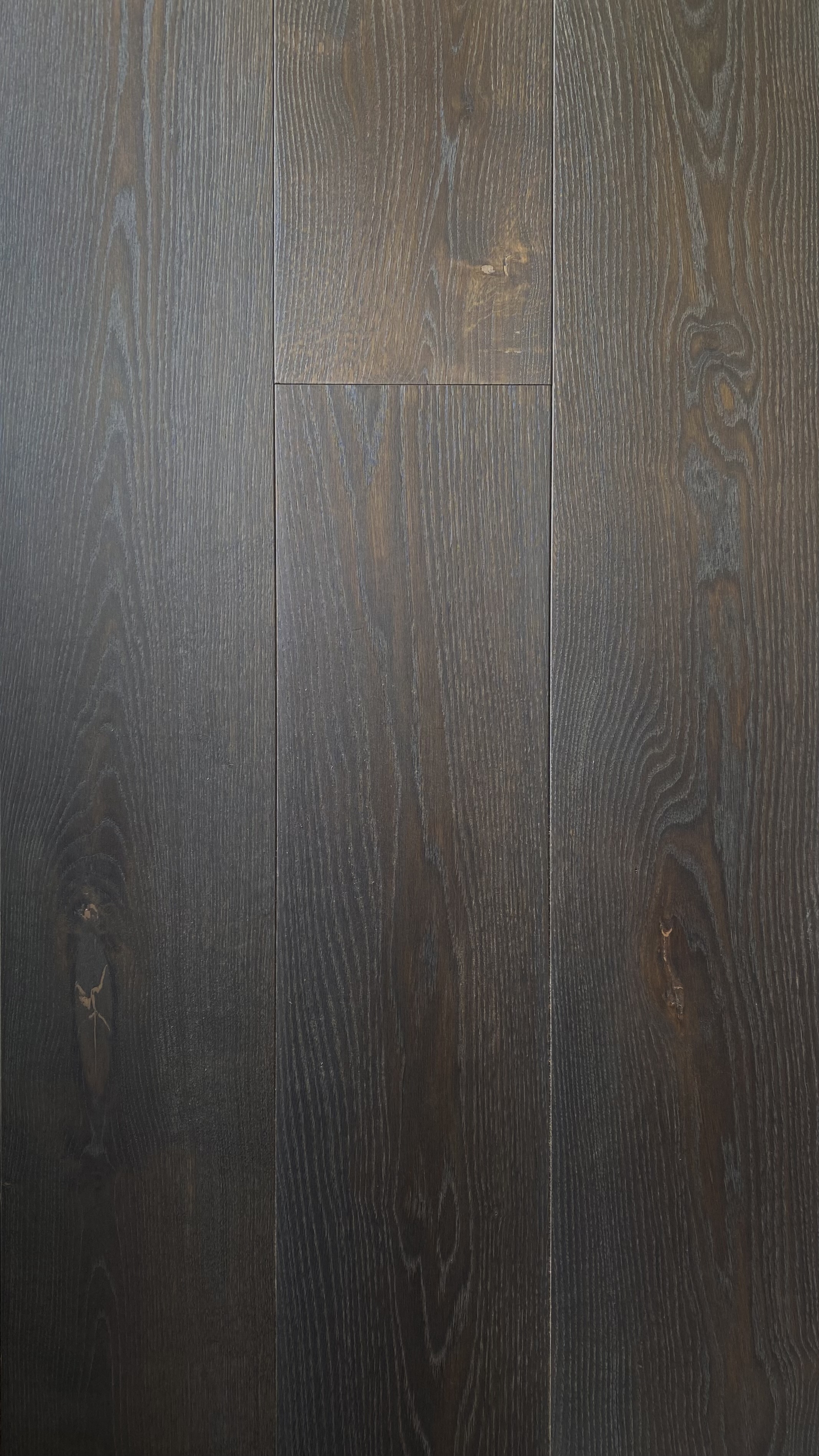 Torched Grey Brushed
European Oak 
220x21mm
Character grade
Product code: WF330