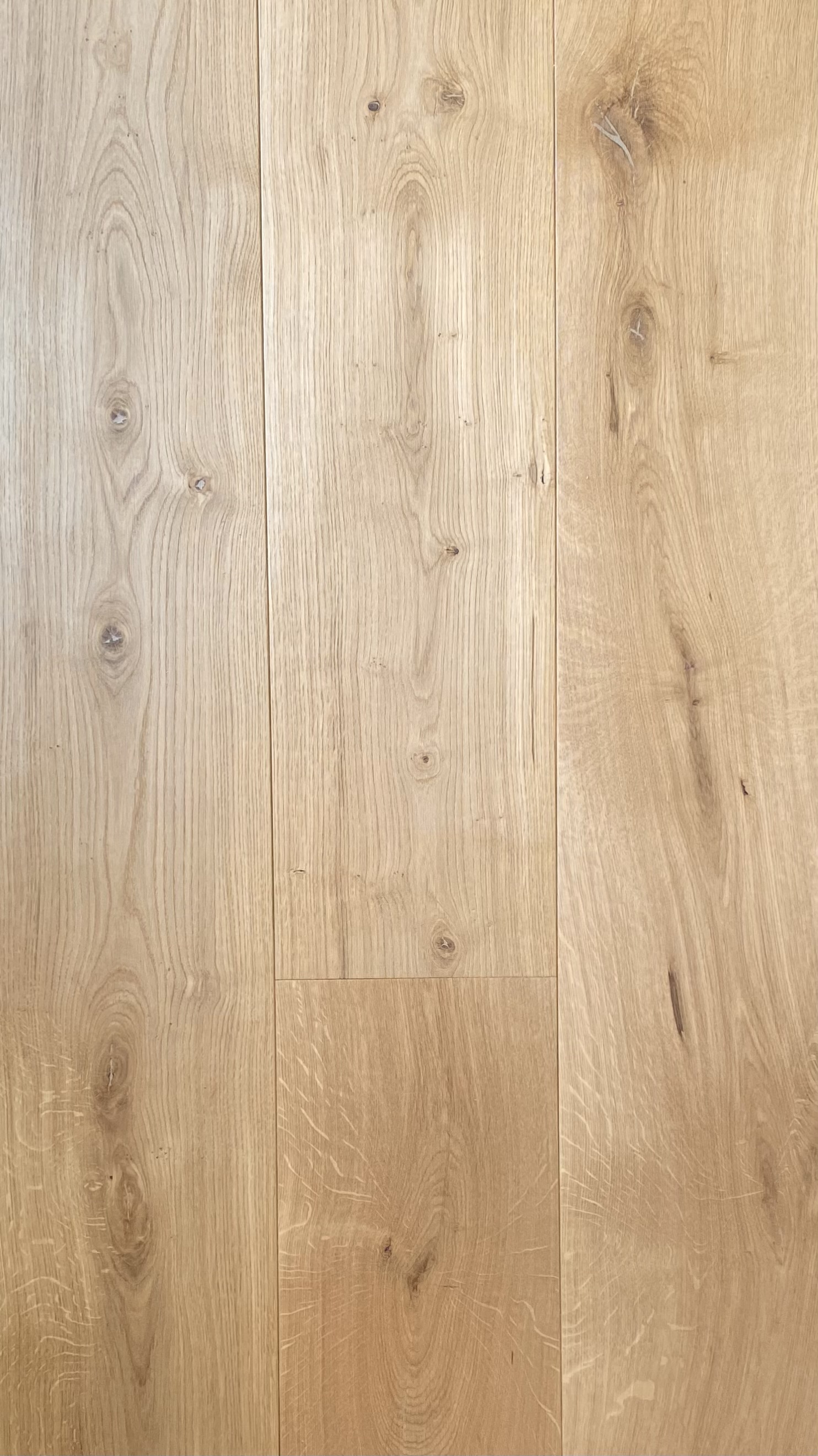 Unfinished Look Brushed
European Oak 
220x21mm
Character grade
Product code: WF280 

