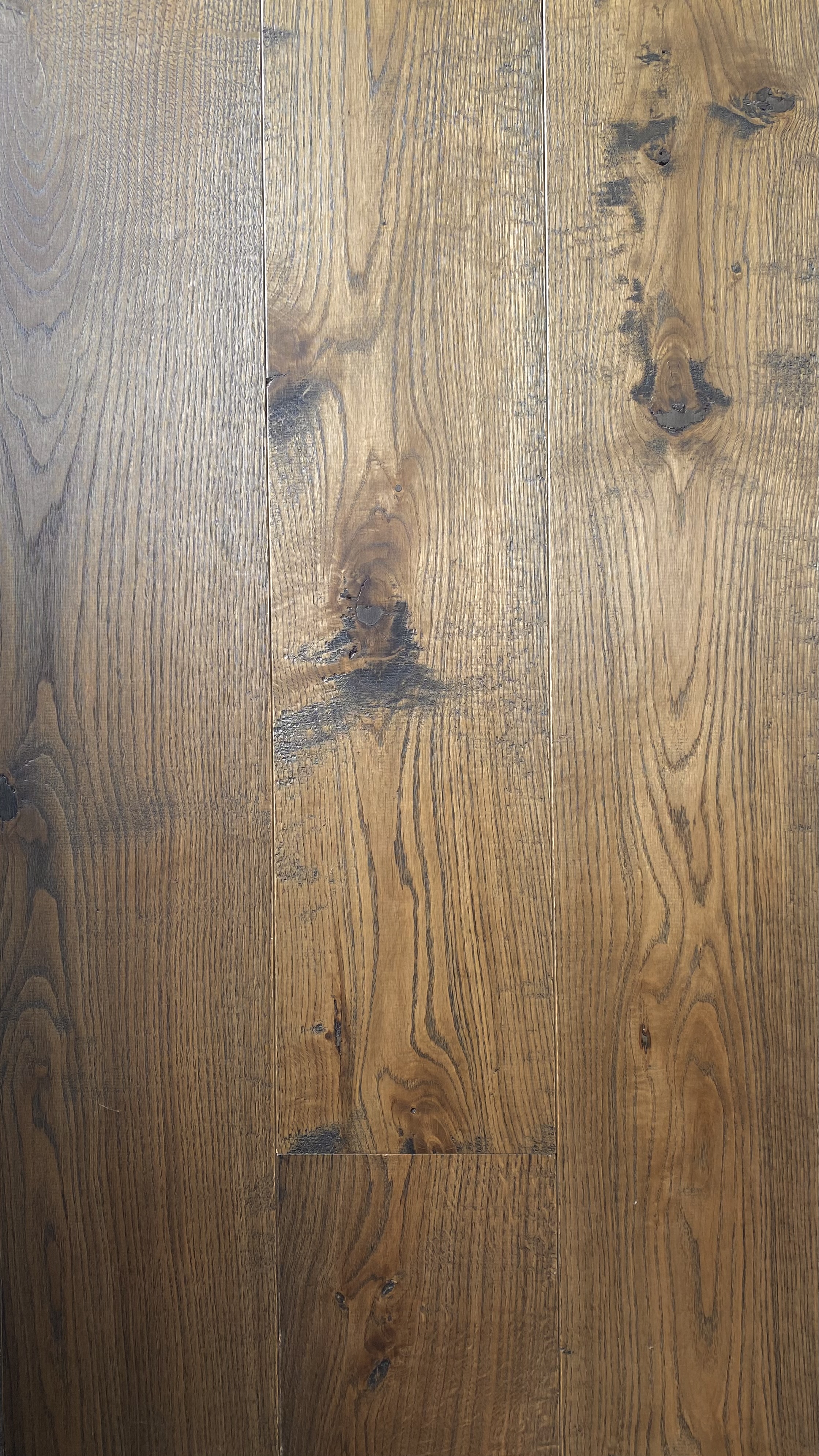 Black Torn Face
European Oak 
220x21mm
Character grade
Product code: WF203 