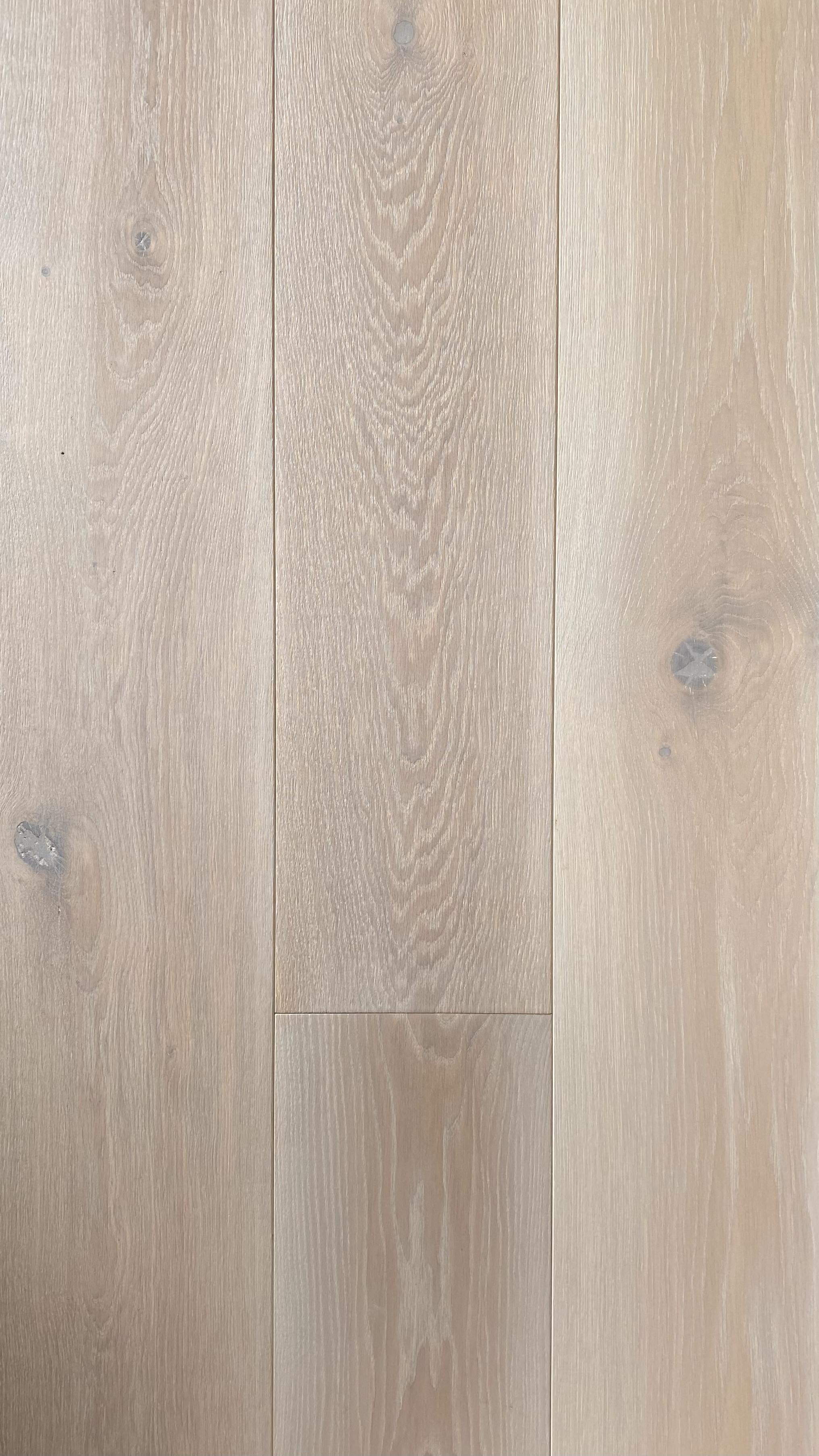 Double White Brushed
European Oak 
220x21mm
Character grade
Product code: WF270 
