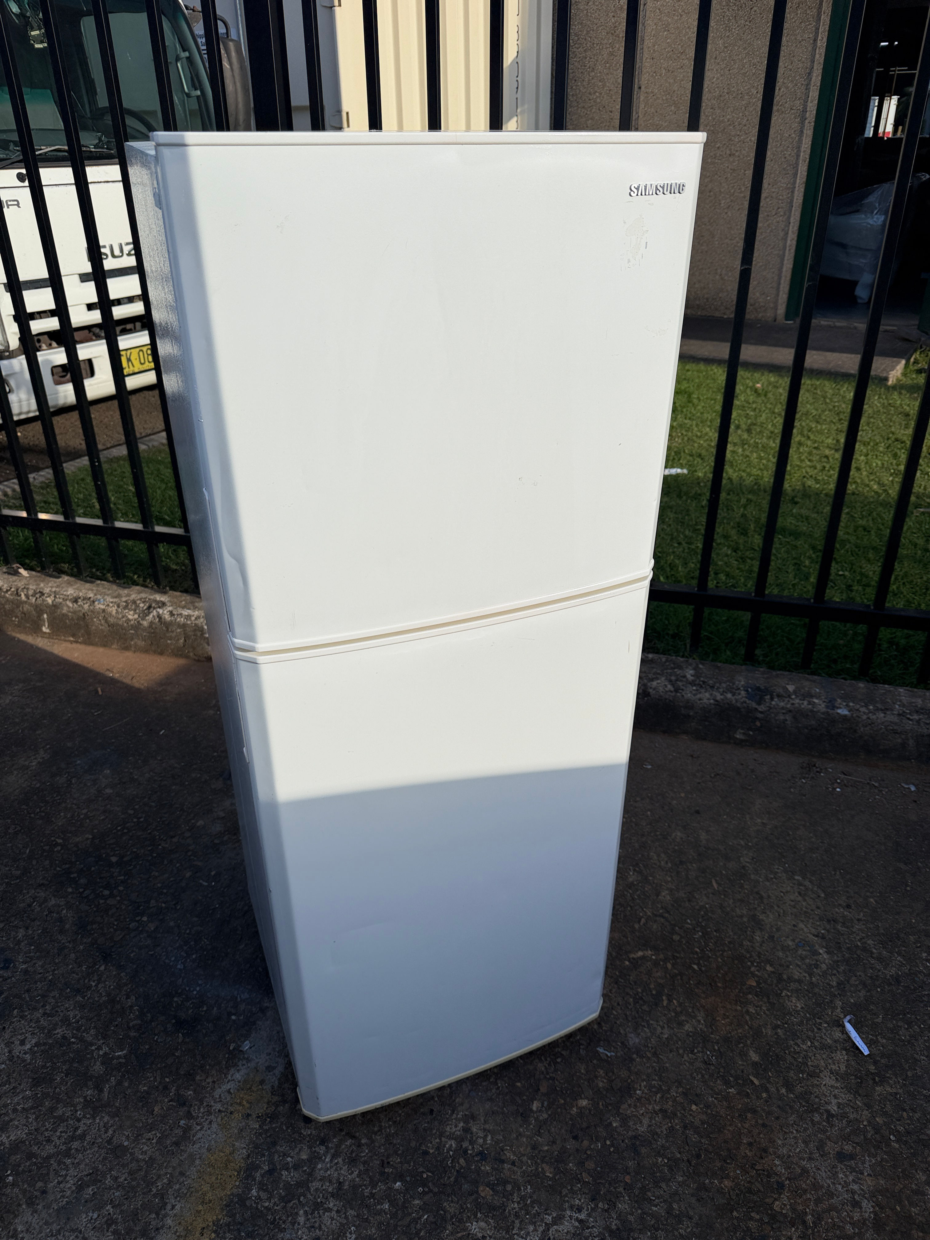 216L Samsung Top Mount Fridge (F1022)