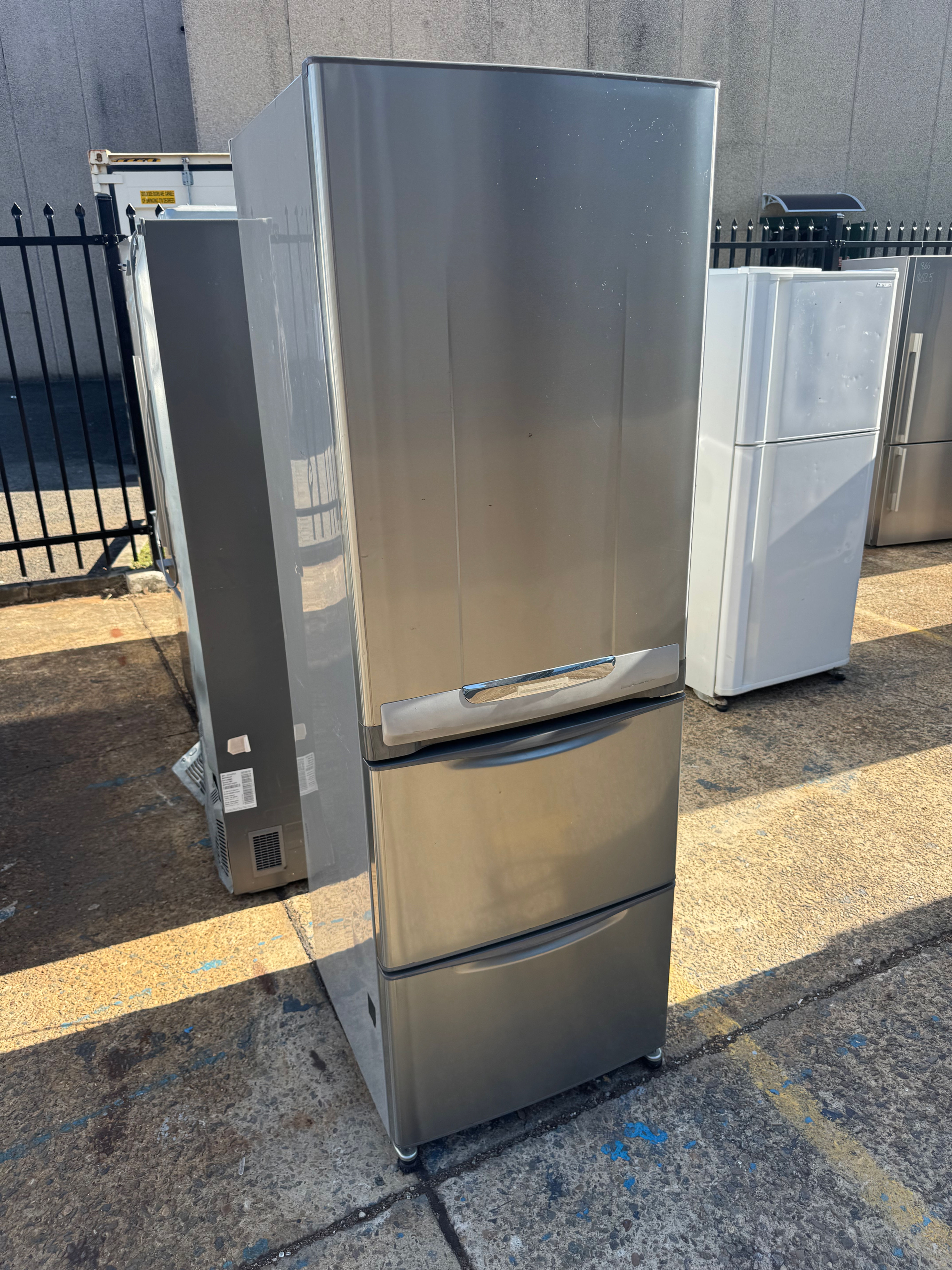  415L Mitsubishi Top Mount Fridge (F872)