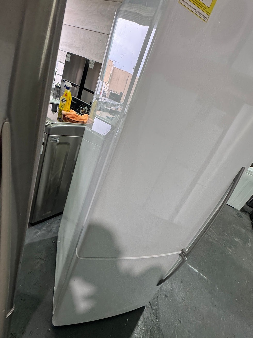 Thumbnail: 442L Fisher & Paykel White Bottom Mount Fridge (F1382)