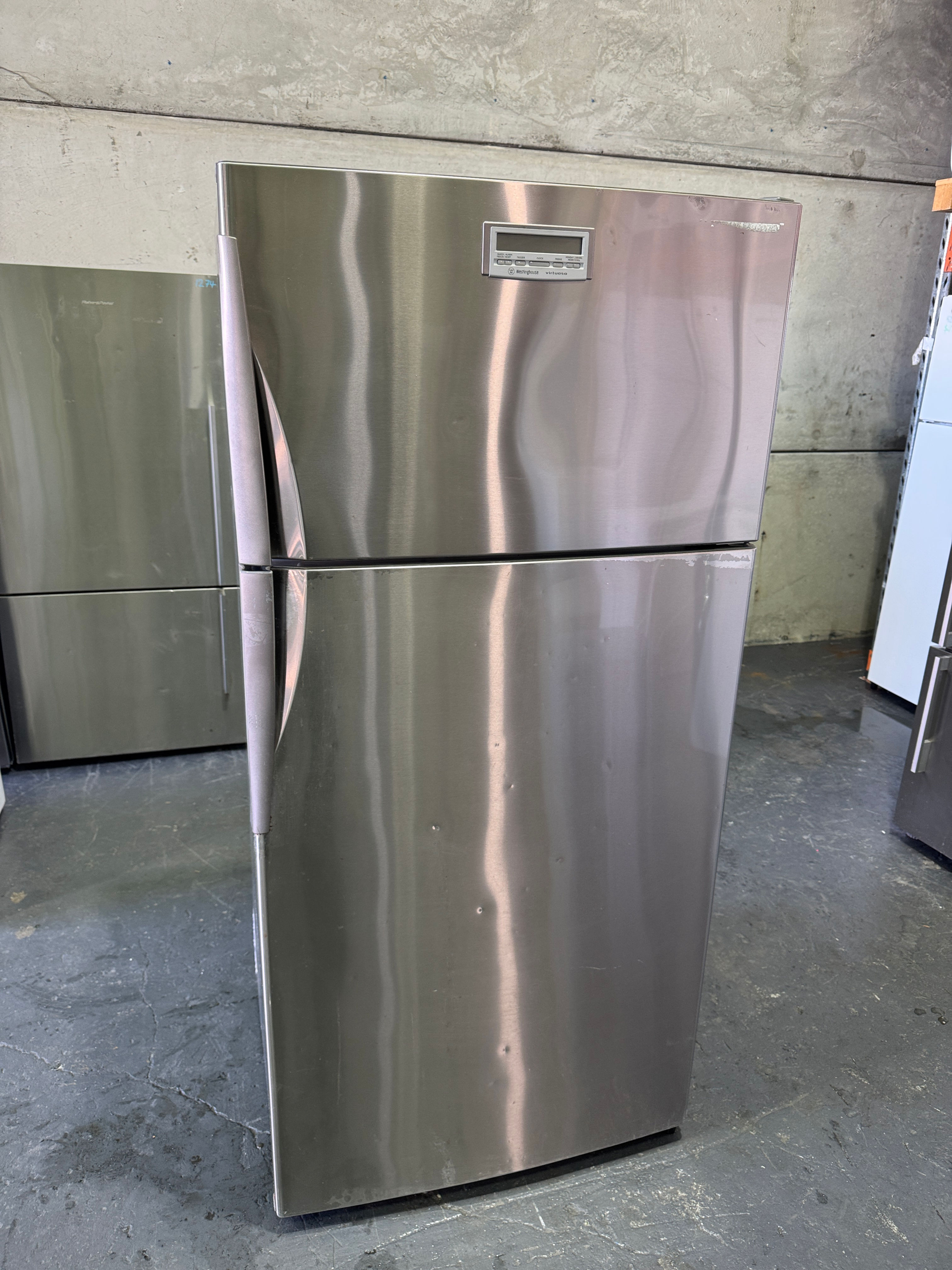 520L Westinghouse Top Mount Stainless Steel (F1056)