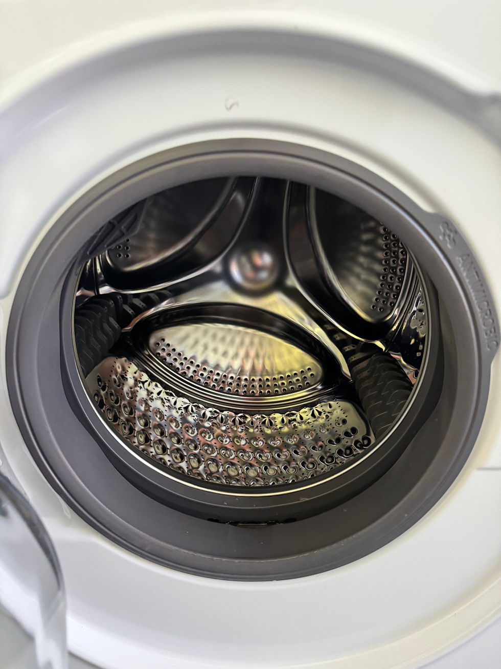 Thumbnail: 9kg Whirlpool front loader (FL1186)