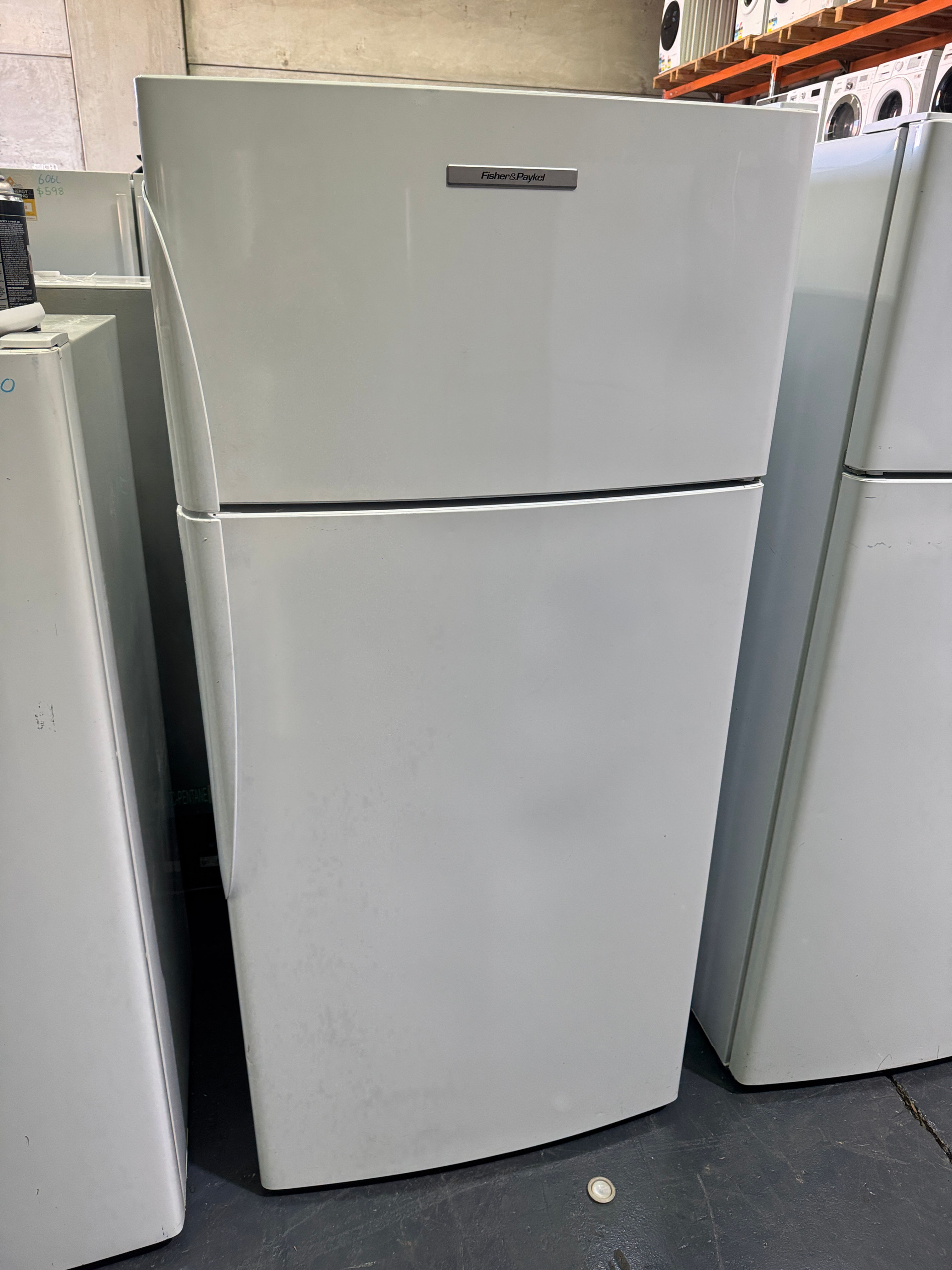 517L Fisher & Paykel Steel Top Mount Fridge (F1334)