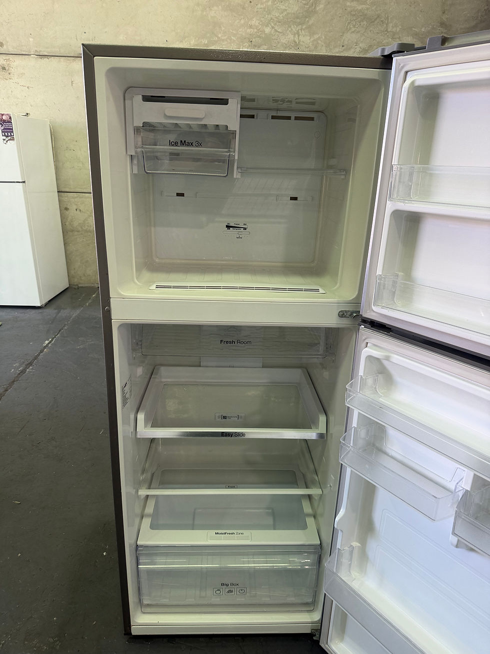 Thumbnail: 393L Samsung Top Mount Fridge (F1466)