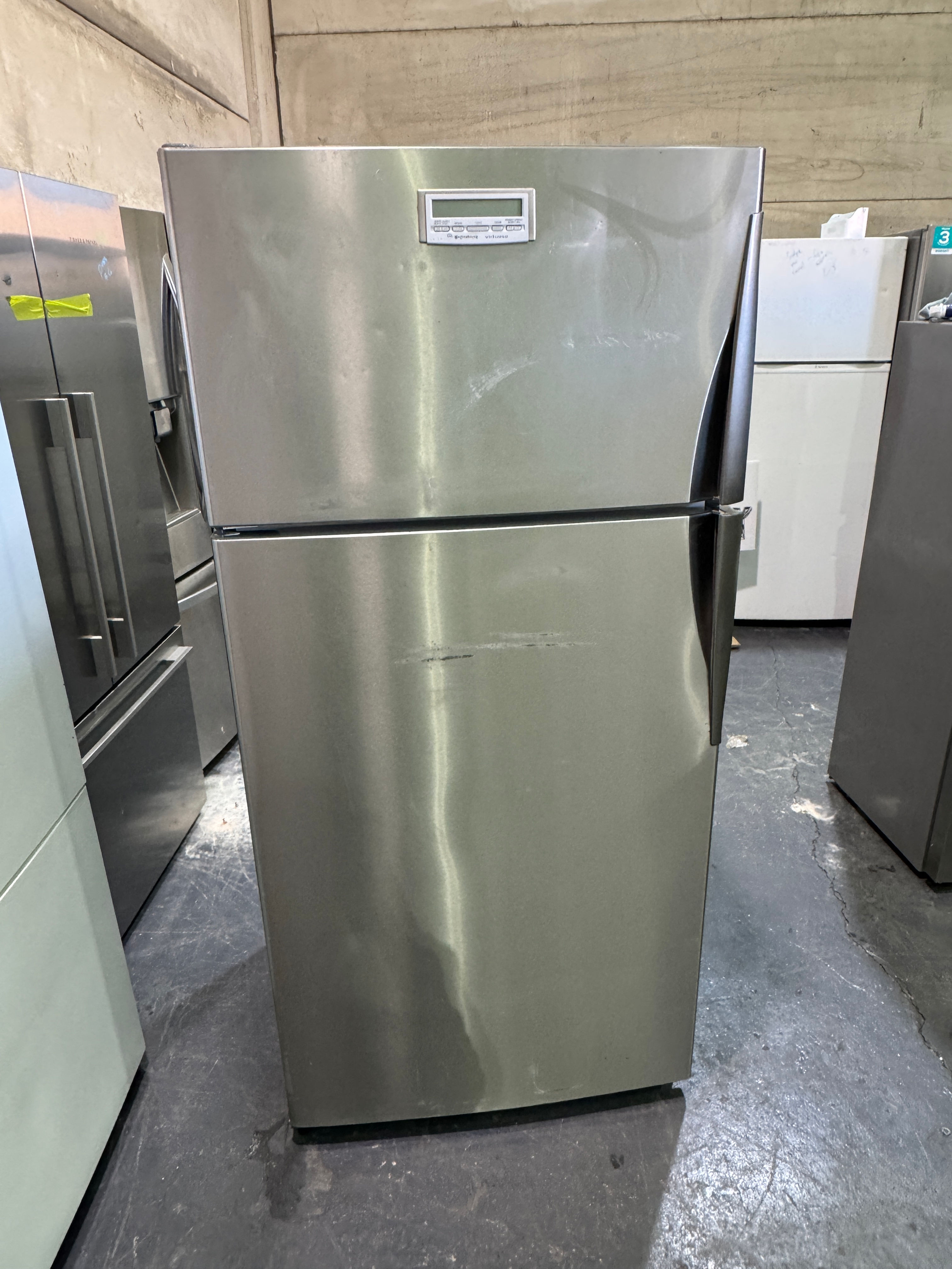  520L Westinghouse Top Mount Stainless Steel (F1267)