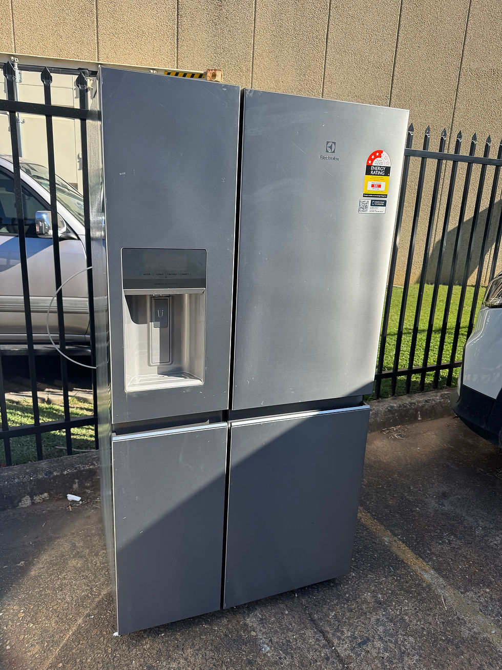 Thumbnail: 680L Electrolux Quad Door Fridge (F991)