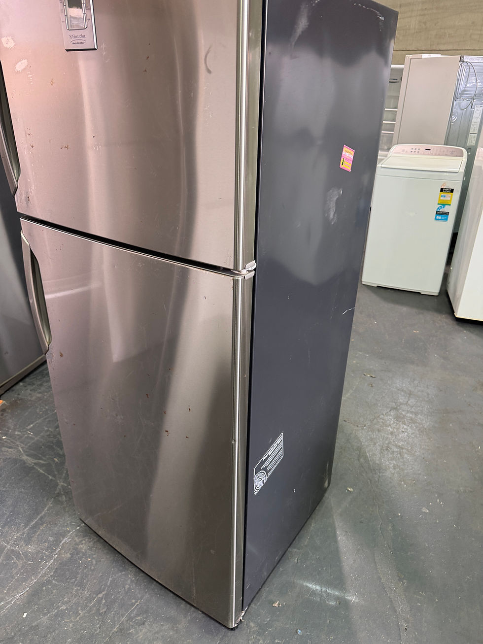 Thumbnail: 416L Westinghouse Top Mount Fridge (F1230)