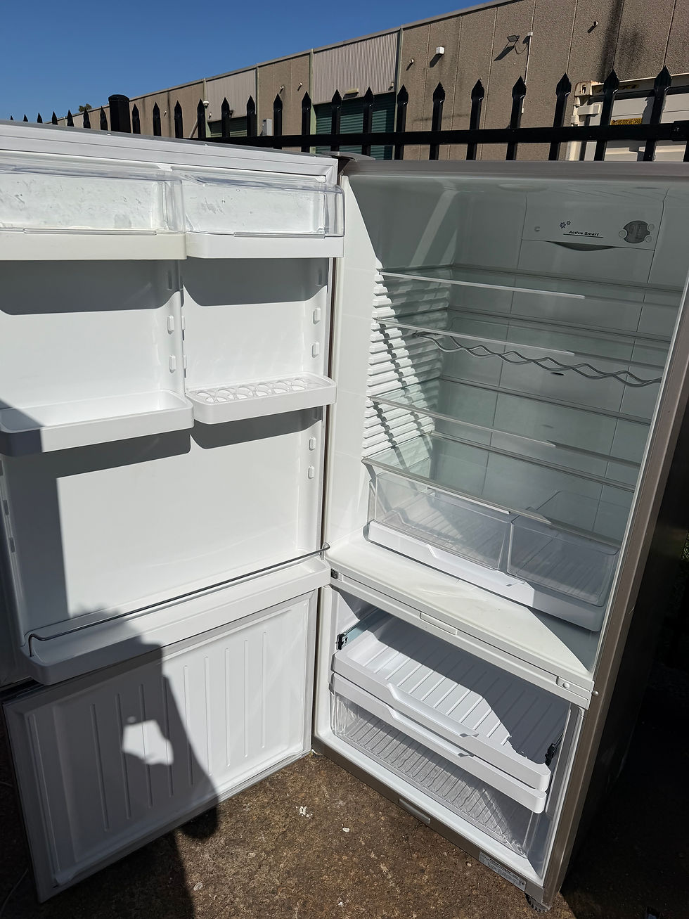 Thumbnail: 519L Fisher & Paykel Stainless Steel Bottom Mount (F988) 