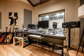 28-web-or-mls-300 Auburn RdPilesgrove NJ 08098 - Tom Conran-8202.jpg