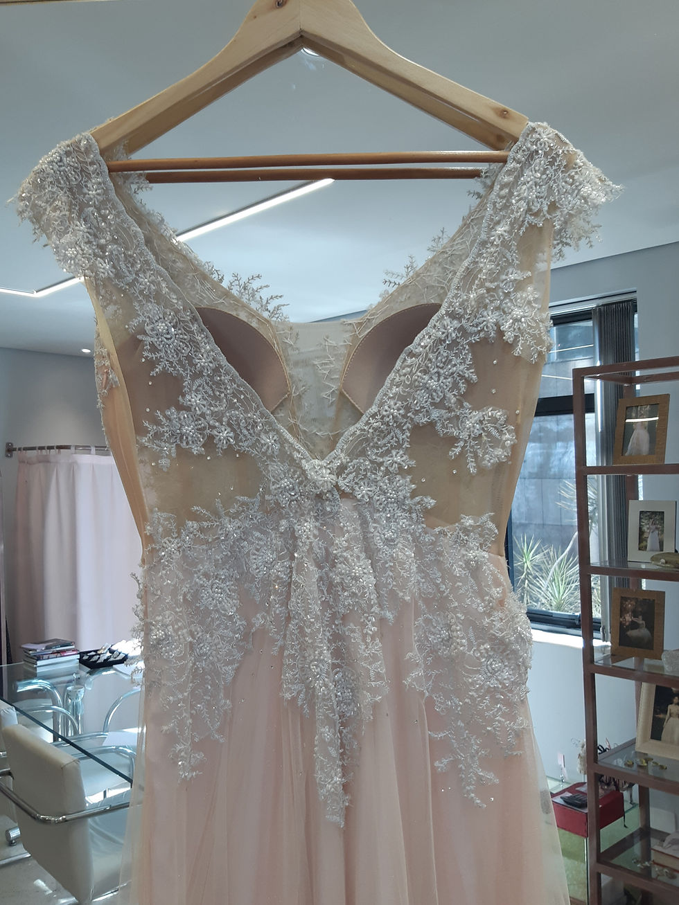 Miniatura: Vestido rosê com rendas brancas