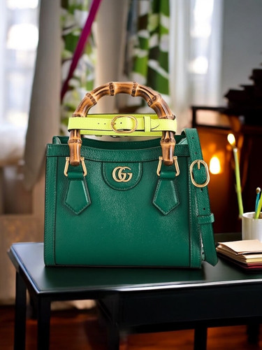 【GUCCI】DIANA SMALL LEATHER SHOULDER BAG GREEN Gucci Diana small tote bag in green leather | GUCCI® US