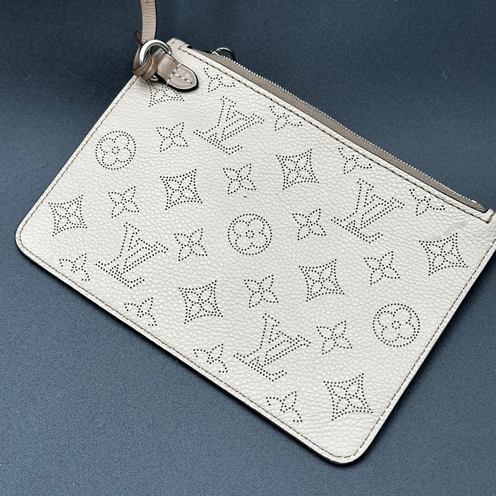 Thumbnail: Louis Vuitton Girolata Handbag in Cream Mahina Leather