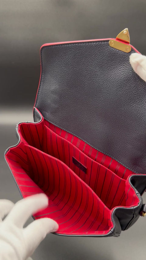 Thumbnail: LOUIS VUITTON Monogram Empreinte Pochette Métis Marine Rouge