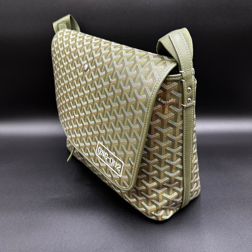 Goyard Capetien MM Messenger bag Luminous Khaki Green | Luxe