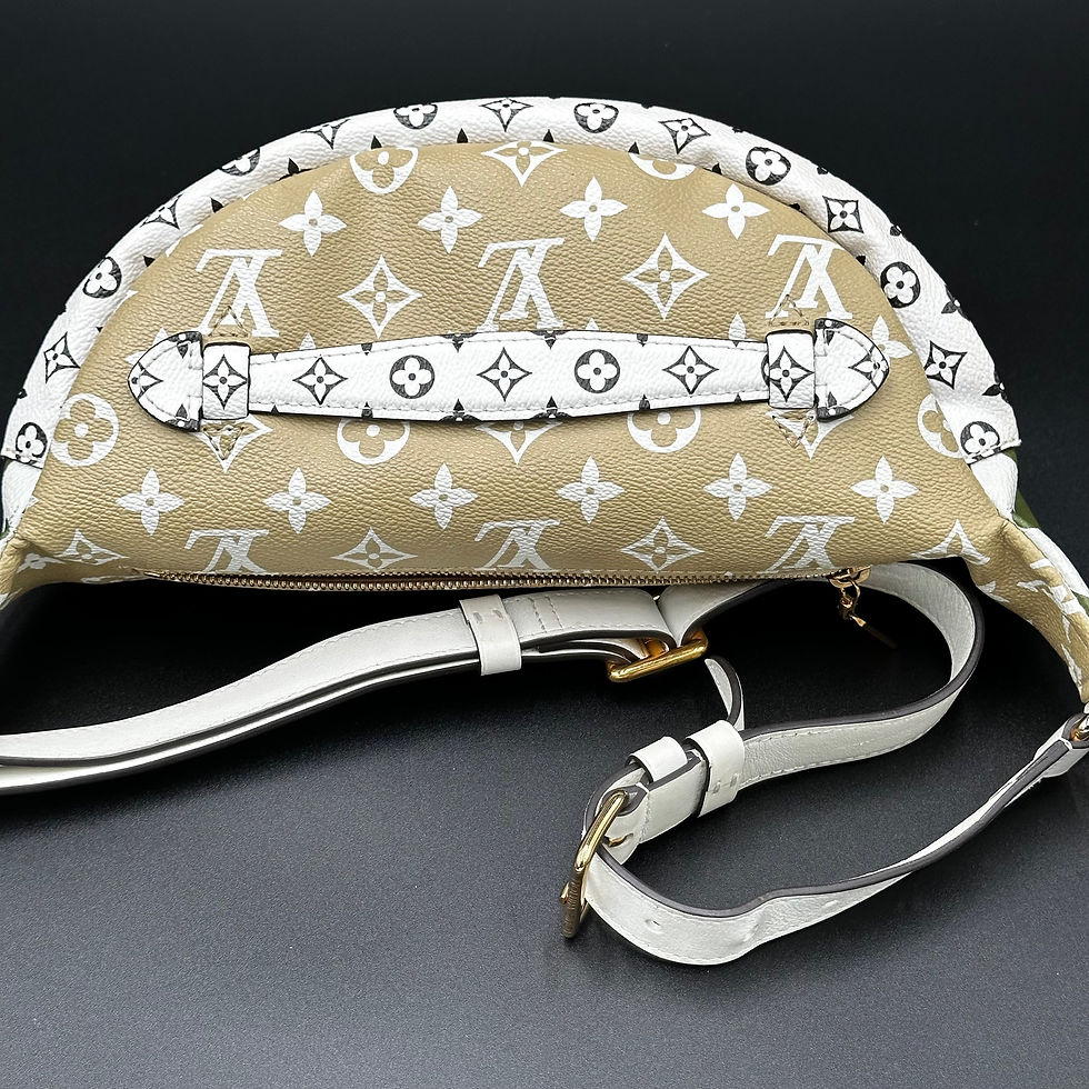Thumbnail: Louis Vuitton bum bag Monogram Giant Khaki Green/Beige