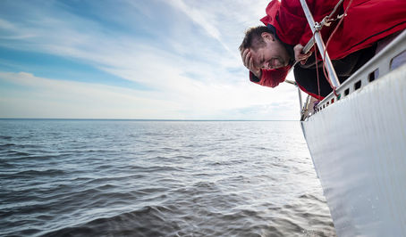 Sailing concussions. The RYA recommends a policy of Recognise and Remove when dealing with someone who may be concussed.