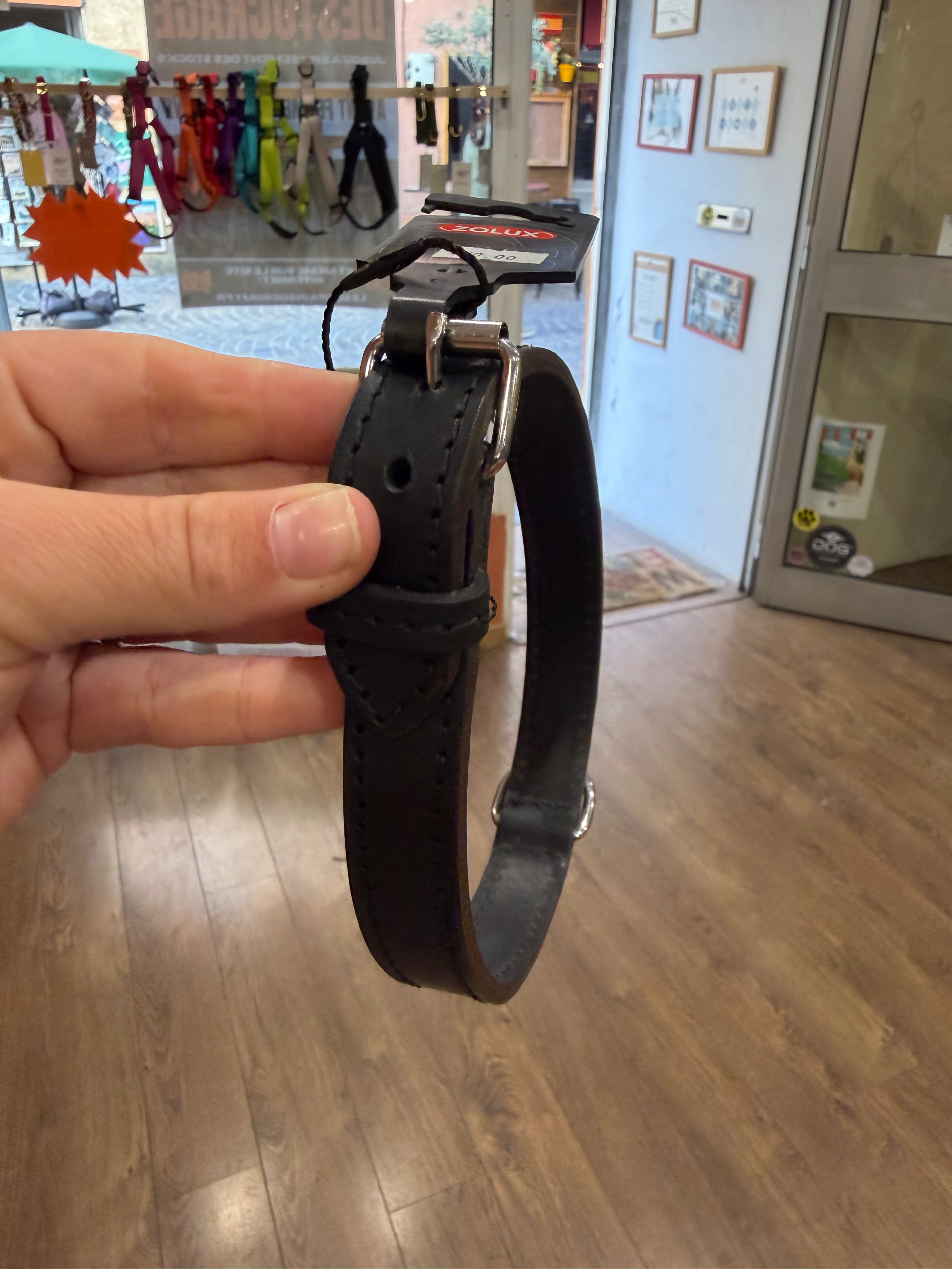Collier en cuire français noir