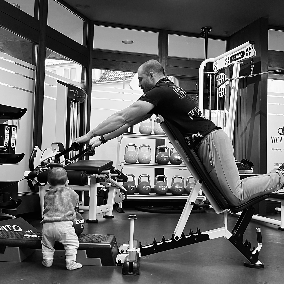 FIT VIII Personal Training in Kronberg Longevity Vater Sohn Training