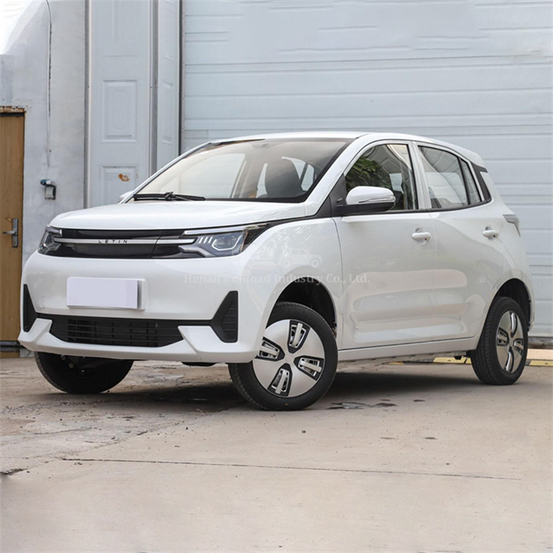 Convenient Travel Four Wheels Environmentally Friendly Mini Electric Car