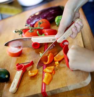 אופינל שפים צעירים LE PETIT CHEF KNIFE